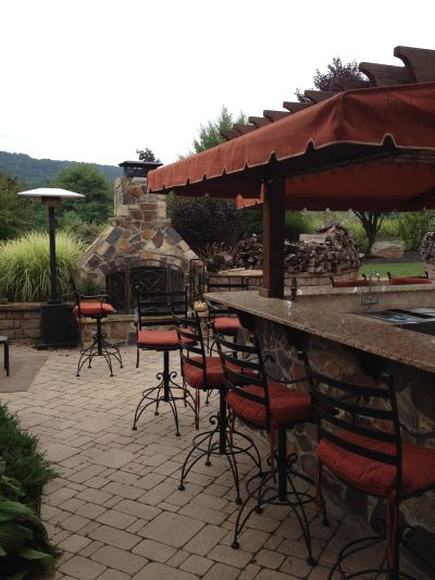 Raysco - Outdoor Bar and Fireplace